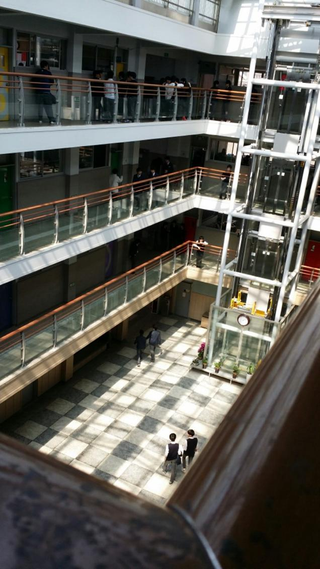 Illustration for article titled This South Korean High School Looks Like a Prison